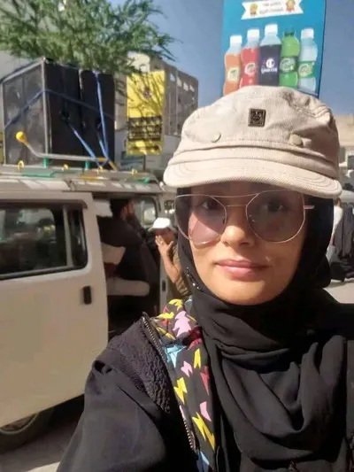 اخبار اليمن الان ناشطة والتهديد اثناء مشاركتها بمظاهرة اخبار اليمن الان الحدث اليوم عاجل