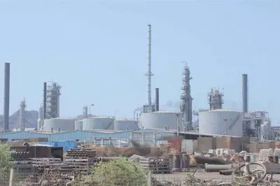 اخبار اليمن الان عاملون بمصافي الذراع لعيدروس الزبيدي اخبار اليمن الان الحدث اليوم عاجل