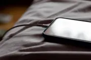 عدن نيوز اخبار اليمن الان مخاطر الهاتف السرير ولماذا إبعاده اخبار اليمن الان الحدث اليوم عاجل عدن نيوز