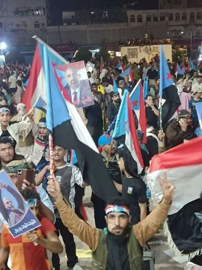 اخبار اليمن الان رفع صور عيدروس الزبيدي عدن اخبار اليمن الان الحدث اليوم عاجل