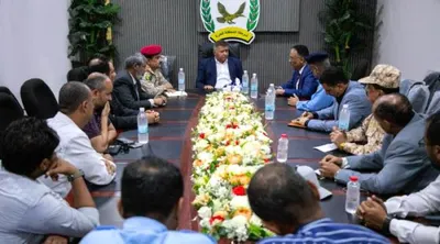 اخبار اليمن الان النائب الدفاع يتفقدان الحاويات بالعاصمة اخبار اليمن الان الحدث اليوم عاجل