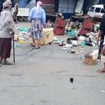 اخبار اليمن الان احتجاجات عمال النظافة شوارع بالبراميل اخبار اليمن الان الحدث اليوم عاجل