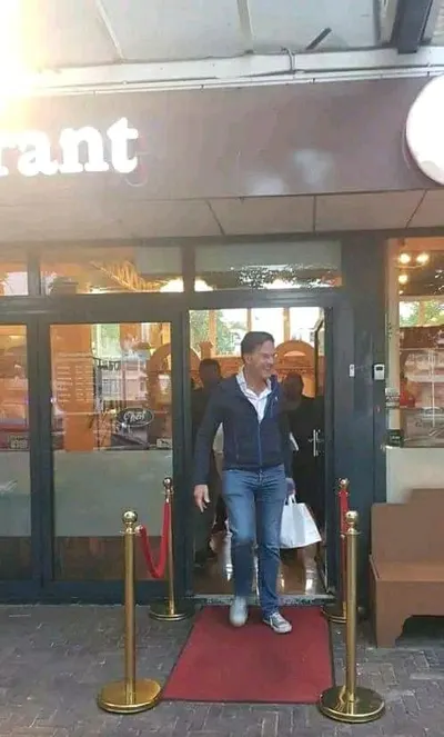 اخبار اليمن الان الوزراء الهولندي يتناول المطاعم اليمنية اخبار اليمن الان الحدث اليوم عاجل