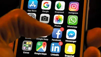اخبار اليمن الان أكاديمي يحذر مشاركة الصور الإنترنت اخبار اليمن الان الحدث اليوم عاجل