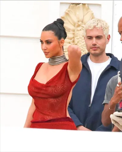 اخبار اليمن الان إطلالة كارداشيان بالظهر المكشوف برازيلي اخبار اليمن الان الحدث اليوم عاجل