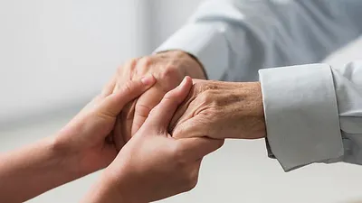 اخبار اليمن الان نحسن معاملة كبار السن مختصة اخبار اليمن الان الحدث اليوم عاجل